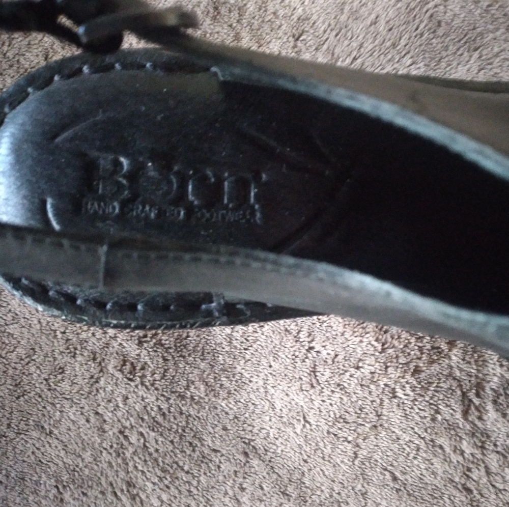 Born Wedge, Strap back shoes, Black, size 10M - Picture 4 of 6